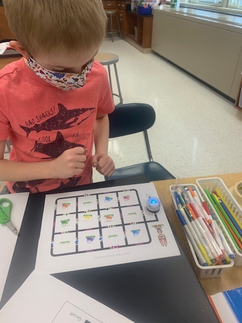 Ozobot egg hunt